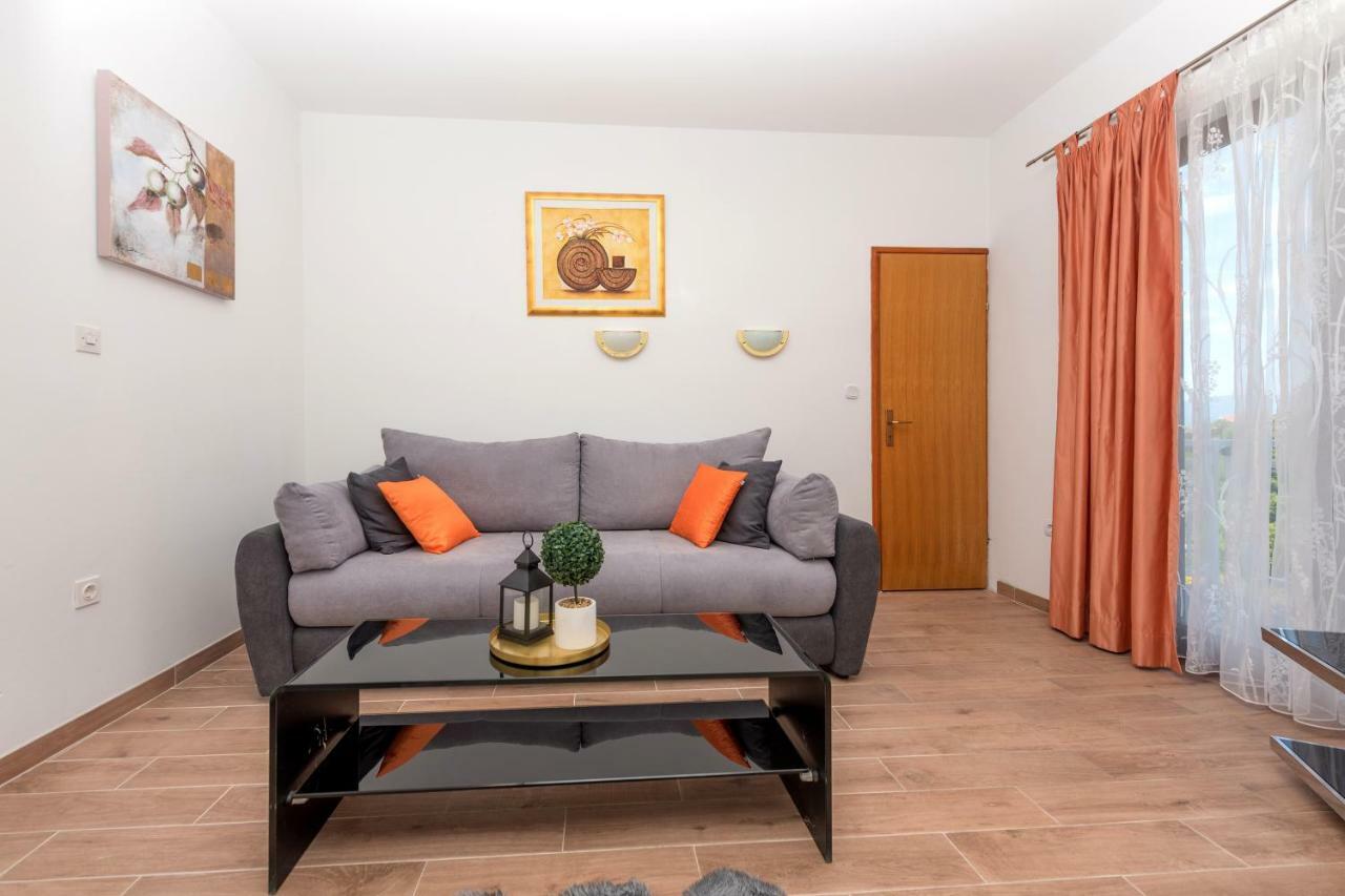 Apartmani Zara & Maris Gradac  Eksteriør billede